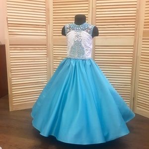 Girls gown size 4